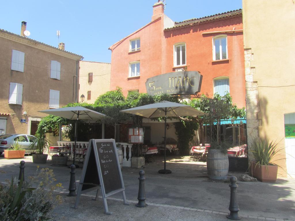 Hotel Restaurant Le Saint Marc Aups Exterior foto