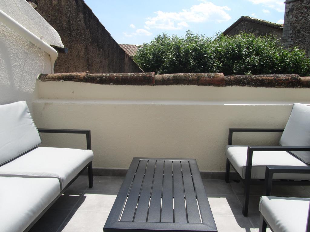 Hotel Restaurant Le Saint Marc Aups Exterior foto